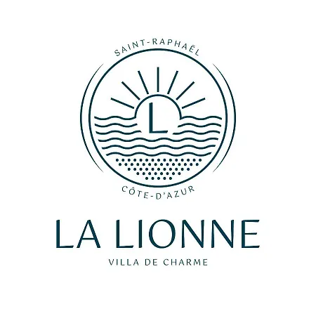 De Charme La Lionne-piscine-12 Pers Saint-Raphaël